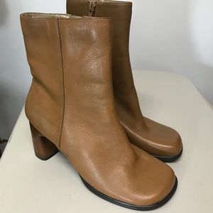 Greater L.A. Brown Ankle Boots Different Sizes